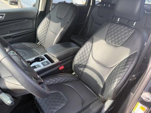 Used 2024 Ford Edge Titanium AWD/4WD image 19