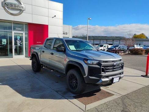 Used 2024 Chevrolet Colorado Trail Boss w/ Advanced Trailering Package image 3