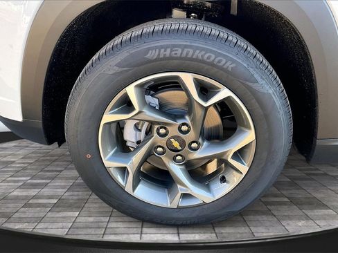 New 2026 Chevrolet Trax LT w/ Driver Confidence Package image 13