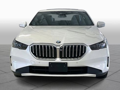 Certified 2024 BMW 530i image 3
