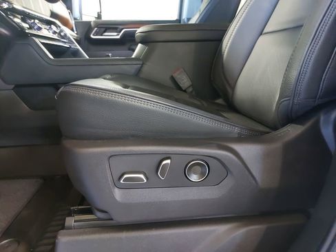 Used 2025 GMC Sierra 3500 Denali w/ Denali Reserve Package AWD/4WD image 28