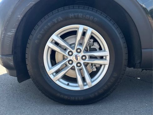 Used 2020 Ford Explorer XLT w/ Equipment Group 202A AWD/4WD image 30