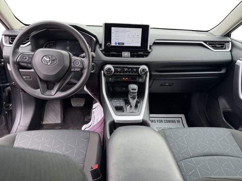 Used 2025 Toyota RAV4 XLE AWD/4WD image 12