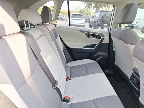 Used 2022 Toyota RAV4 XLE image 33