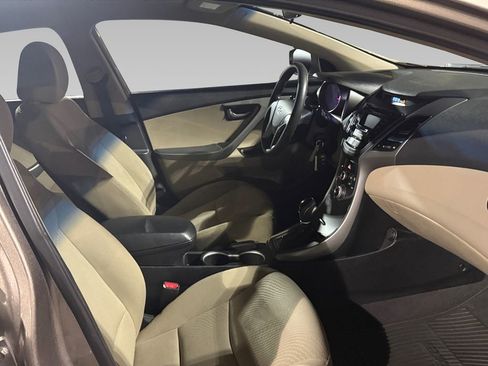 Used 2014 Hyundai Elantra SE image 7