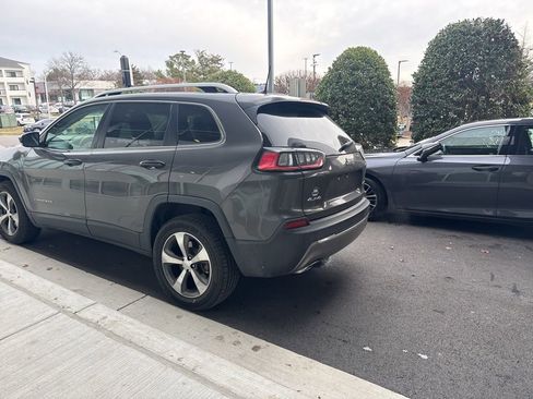 Used 2019 Jeep Cherokee Limited image 9