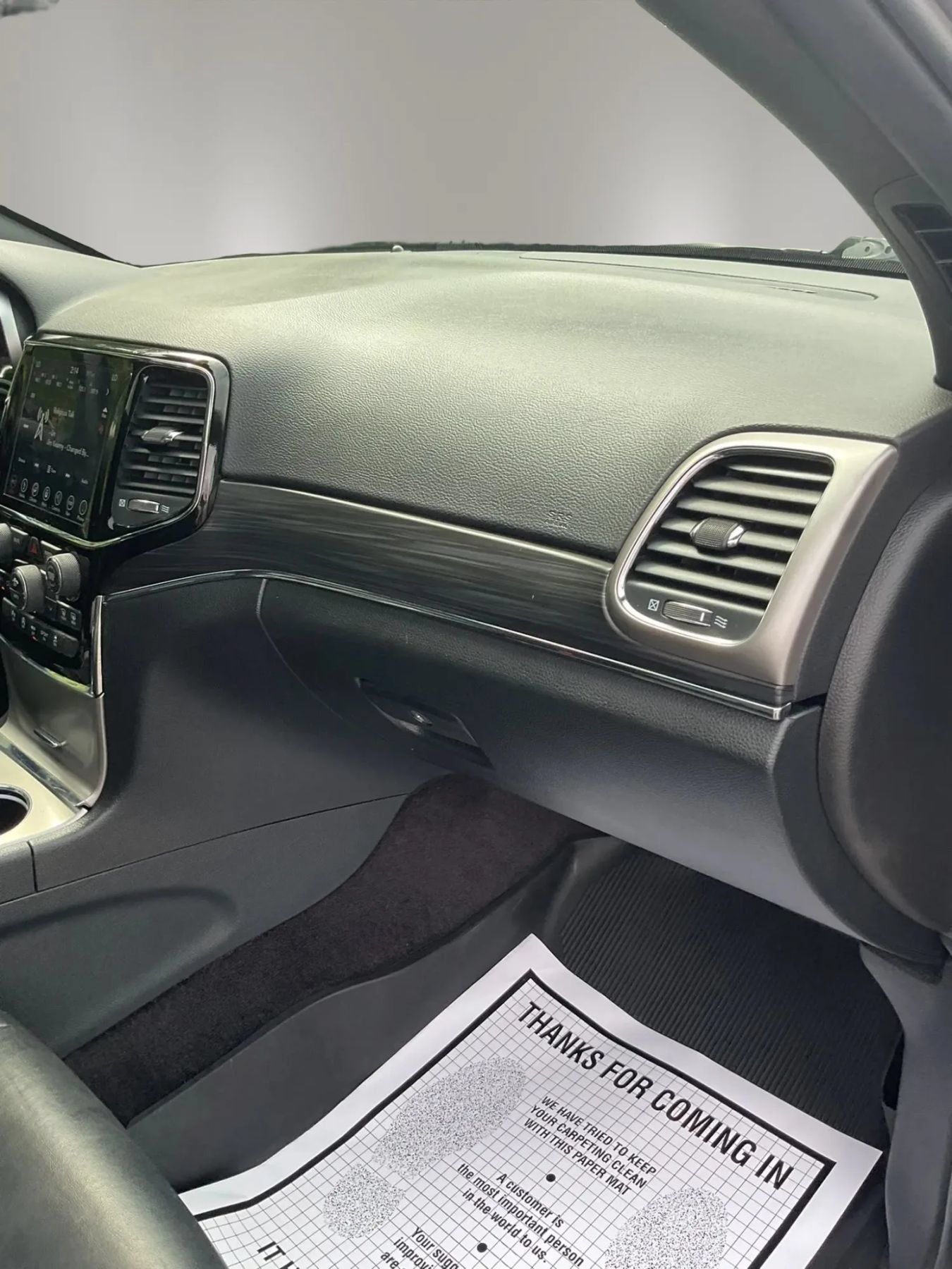 Used 2019 Jeep Grand Cherokee Limited AWD/4WD image 31