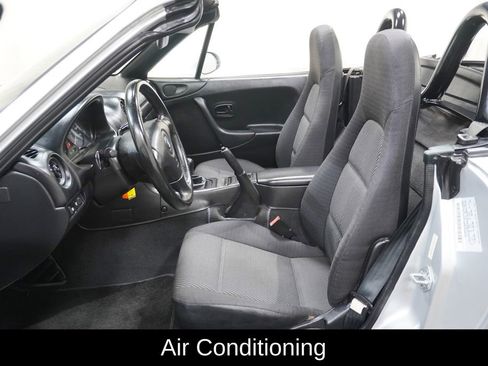 Used 2000 MAZDA MX-5 Miata image 2