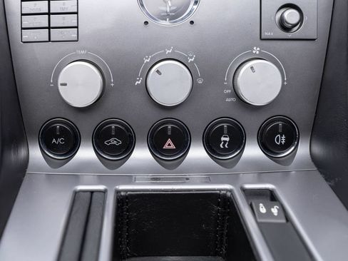 Used 2006 Aston Martin DB9 Volante RWD image 32