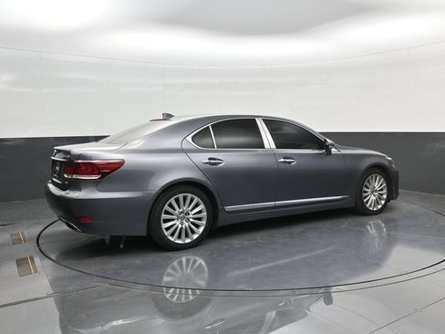 Used 2017 Lexus LS 460 AWD w/ Comfort Package image 8