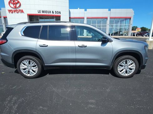 Used 2025 GMC Acadia Elevation w/ Elevation Premium Package FWD image 2