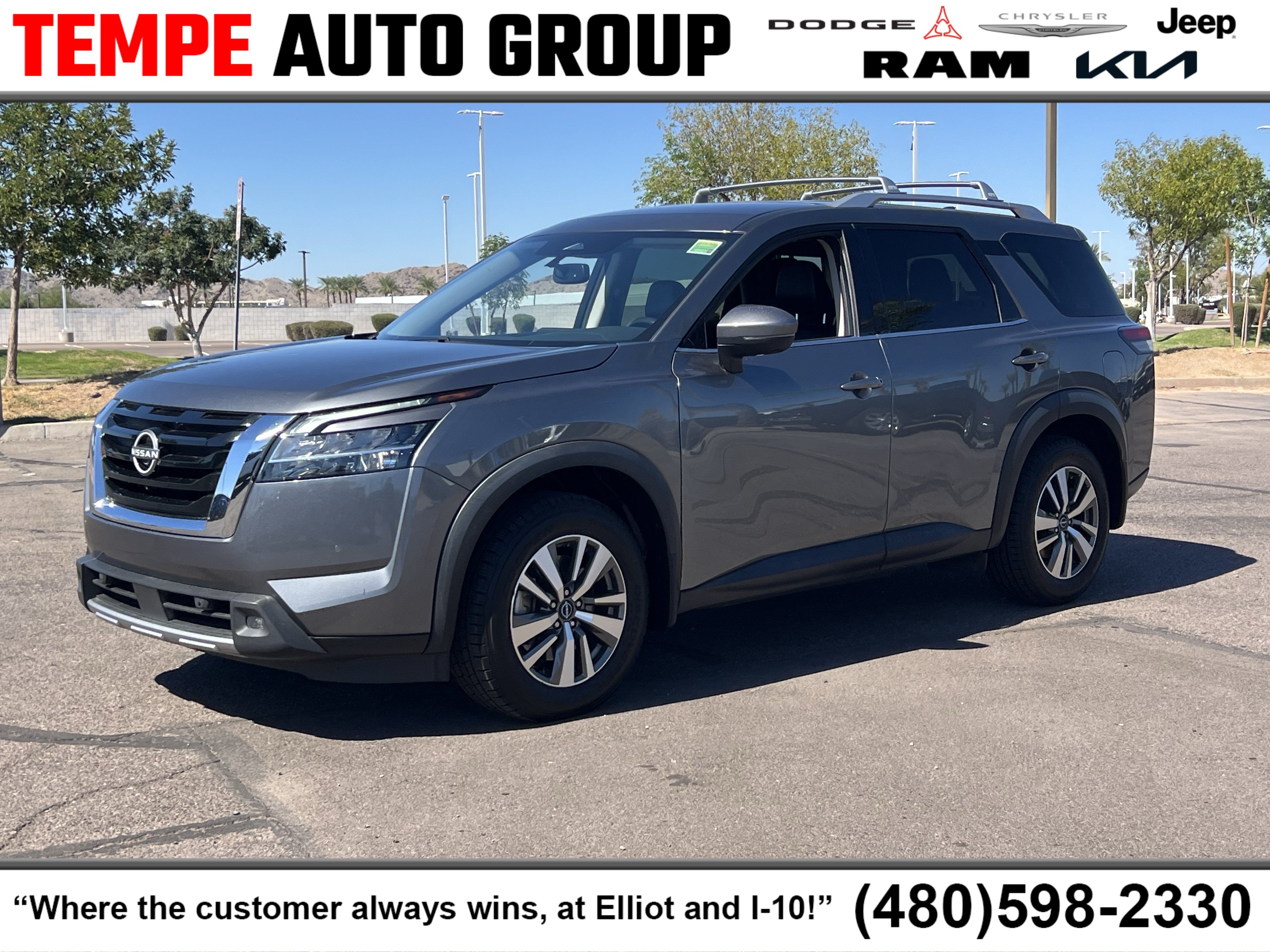Used 2022 Nissan Pathfinder SL FWD image 1