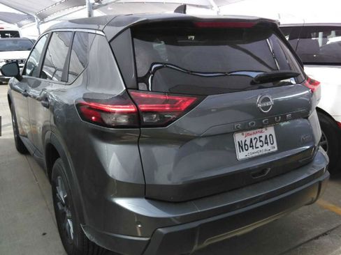 Used 2024 Nissan Rogue S AWD/4WD image 4