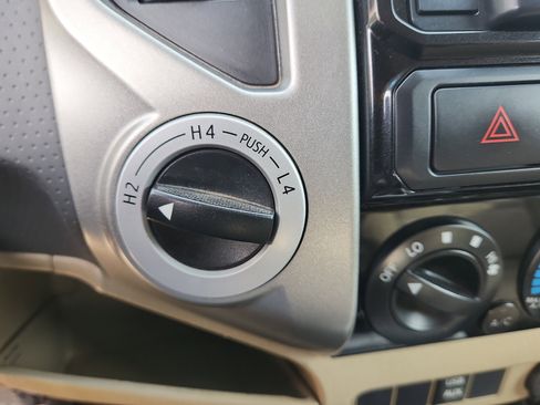 Used 2014 Toyota Tacoma 4x4 Double Cab w/ SR5 Package image 26