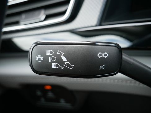 Certified 2025 Volkswagen Atlas Peak Edition SE image 27