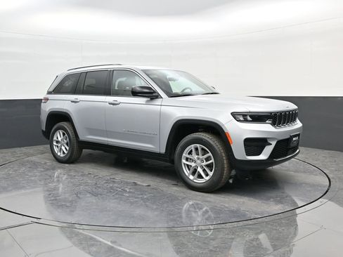 New 2025 Jeep Grand Cherokee Laredo X image 1