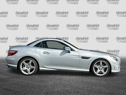 Used 2016 Mercedes-Benz SLK 300 image 3