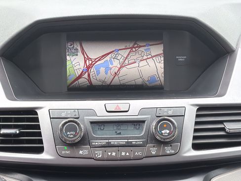 Used 2014 Honda Odyssey Touring Elite image 9
