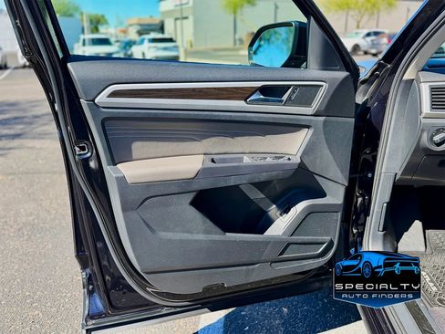 Used 2021 Volkswagen Atlas SE w/ Panoramic Sunroof Package AWD/4WD image 13