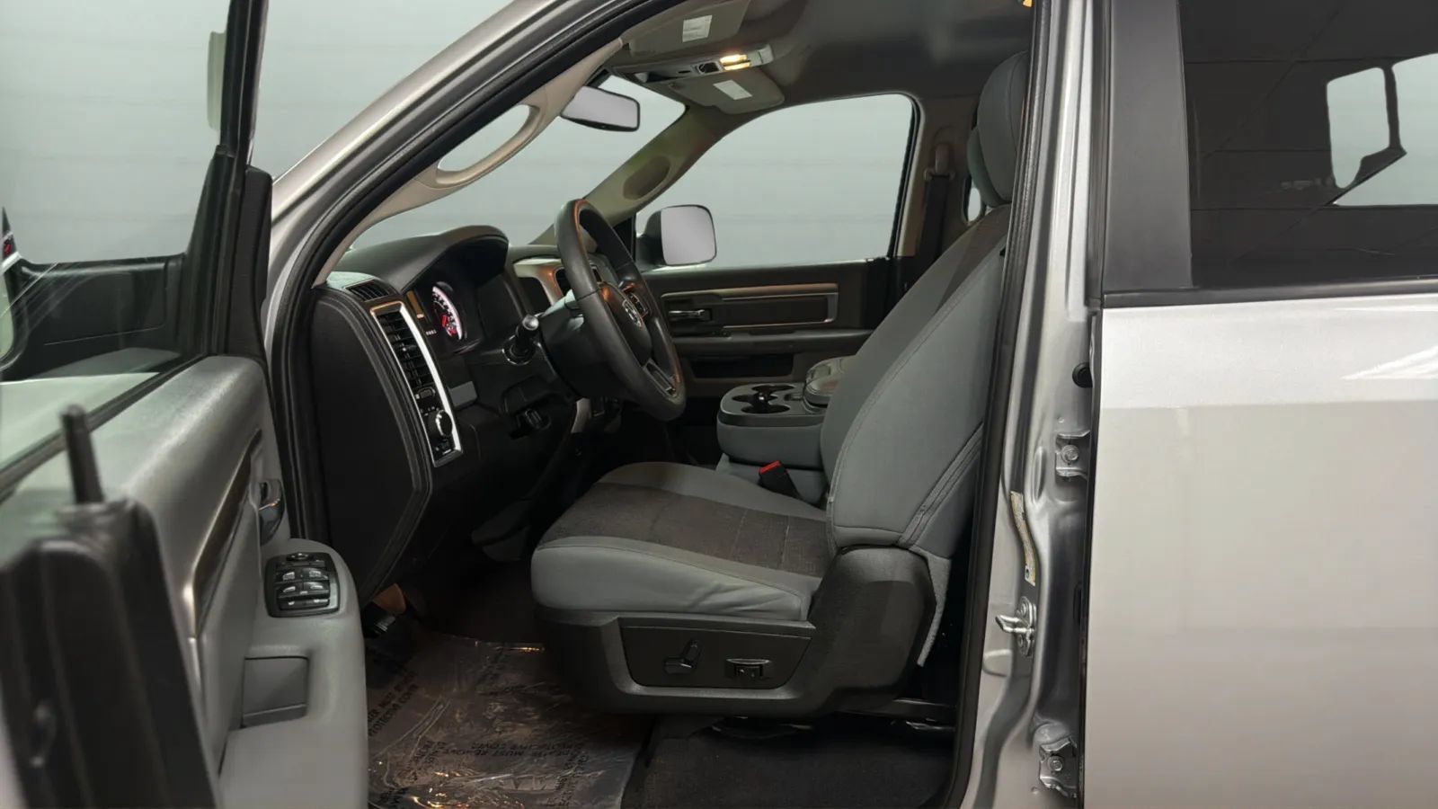 Used 2020 RAM 1500 Classic SLT w/ Trailer & Traction Group AWD/4WD image 20