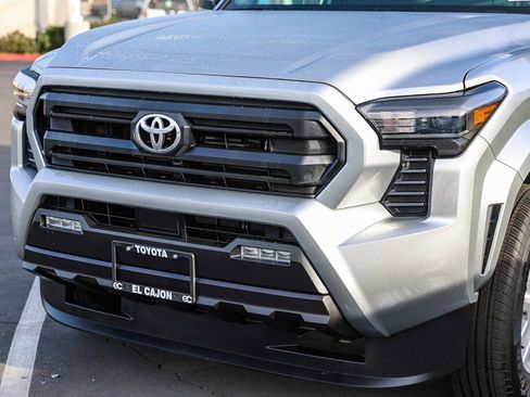 Certified 2025 Toyota Tacoma SR5 image 19