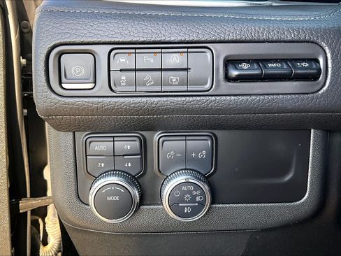 Used 2023 GMC Yukon Denali AWD/4WD image 34
