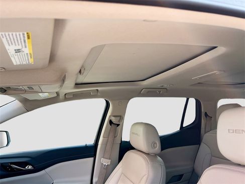 Used 2023 GMC Acadia Denali w/ Denali Ultimate Package image 23