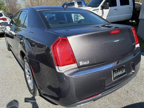 Used 2015 Chrysler 300 Limited image 6
