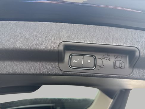 Certified 2025 Ford Explorer Active w/ Active Comfort Package image 29