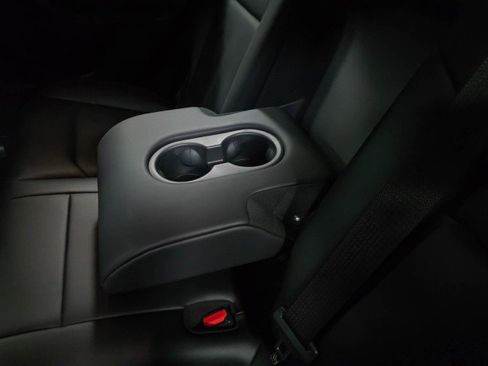 Used 2024 Tesla Model Y Long Range image 19