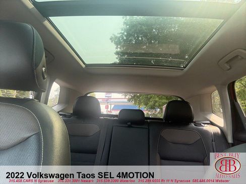 Used 2022 Volkswagen Taos SEL w/ Panoramic Sunroof Package AWD/4WD image 19
