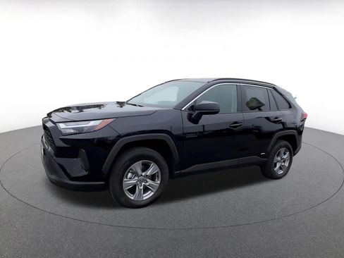 Used 2025 Toyota RAV4 LE image 8