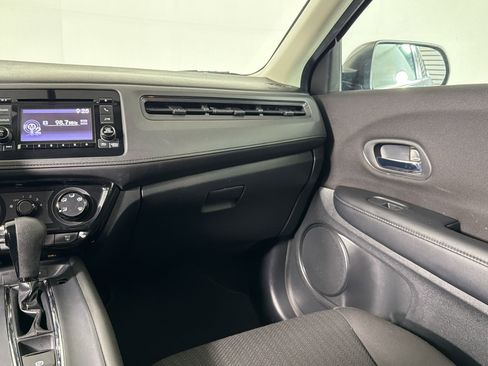 Used 2018 Honda HR-V LX image 25