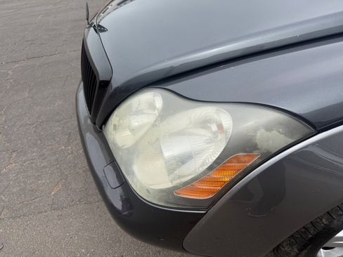 Used 2005 Maybach 57 RWD image 9