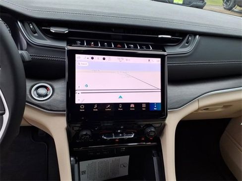 New 2025 Jeep Grand Cherokee L Limited image 14