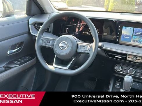 Used 2025 Nissan Kicks SV w/ SV Premium Package image 23