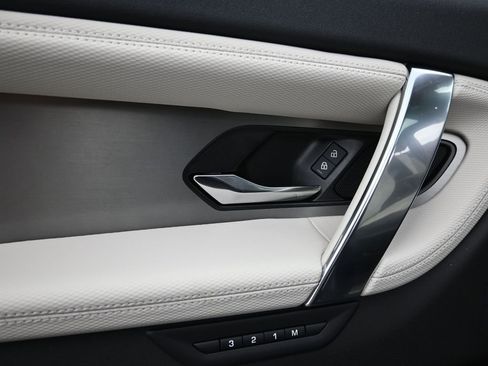 New 2025 Land Rover Discovery Sport Dynamic SE image 21