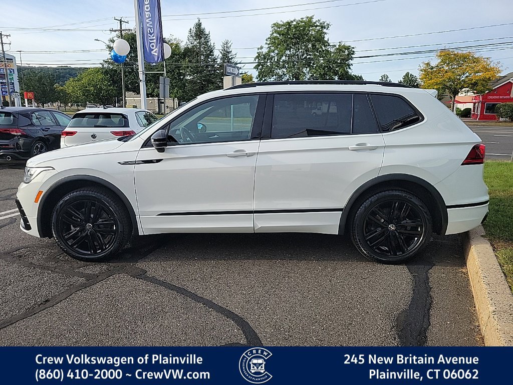 Certified 2022 Volkswagen Tiguan SE R-Line AWD/4WD image 26
