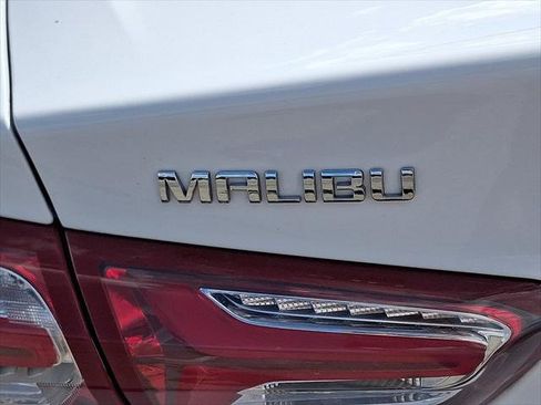 Used 2020 Chevrolet Malibu LT FWD image 32