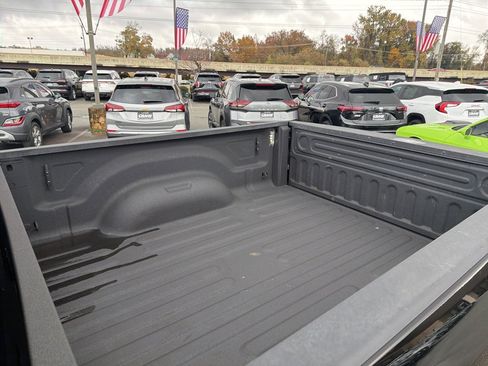 Used 2024 RAM 2500 Big Horn w/ Sport Appearance Package image 20