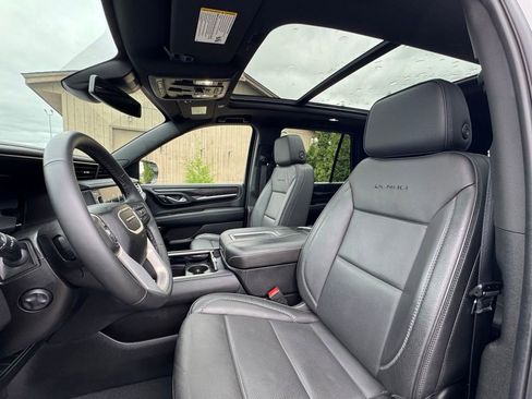 Used 2024 GMC Yukon Denali AWD/4WD image 18