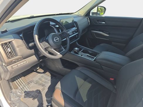 Used 2025 Nissan Pathfinder Platinum w/ Cargo Package FWD image 16