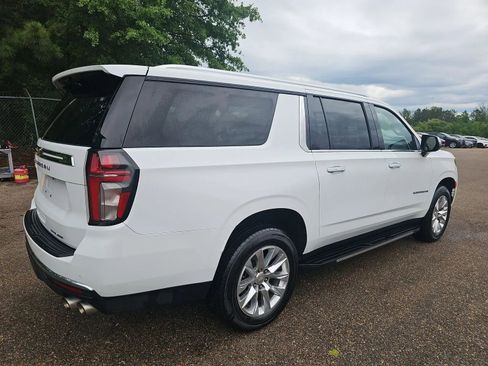 Used 2023 Chevrolet Suburban Premier RWD image 6