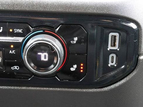 Used 2024 Chevrolet Silverado 2500 LT AWD/4WD image 24