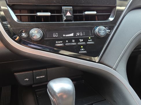 Certified 2022 Toyota Camry XSE FWD image 21