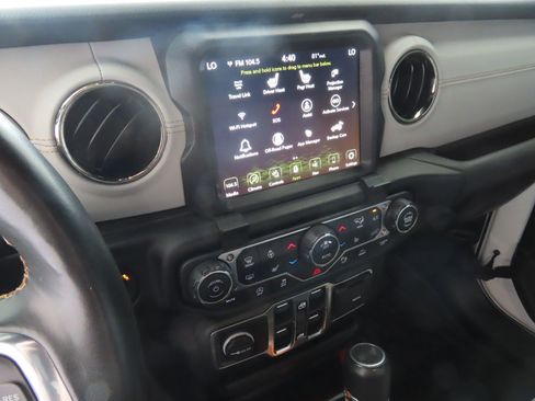 Used 2023 Jeep Wrangler Unlimited Sahara AWD/4WD image 16