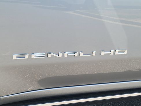 New 2026 GMC Sierra 3500 Denali w/ Denali Reserve Package AWD/4WD image 11