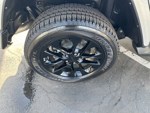 Used 2022 Jeep Wrangler Unlimited Sahara image 21