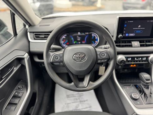 Used 2025 Toyota RAV4 LE image 35