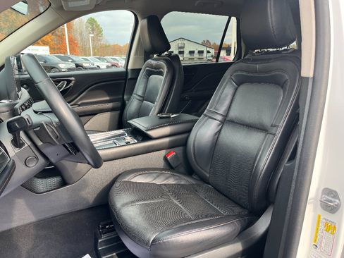 Used 2023 Lincoln Aviator Reserve AWD/4WD image 42